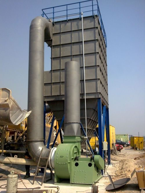 Bag filter for dedusting a raw material dryer in an asphalt mixing plant