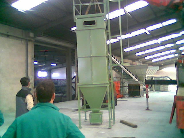 Dedusting of a fertilizer filling line
